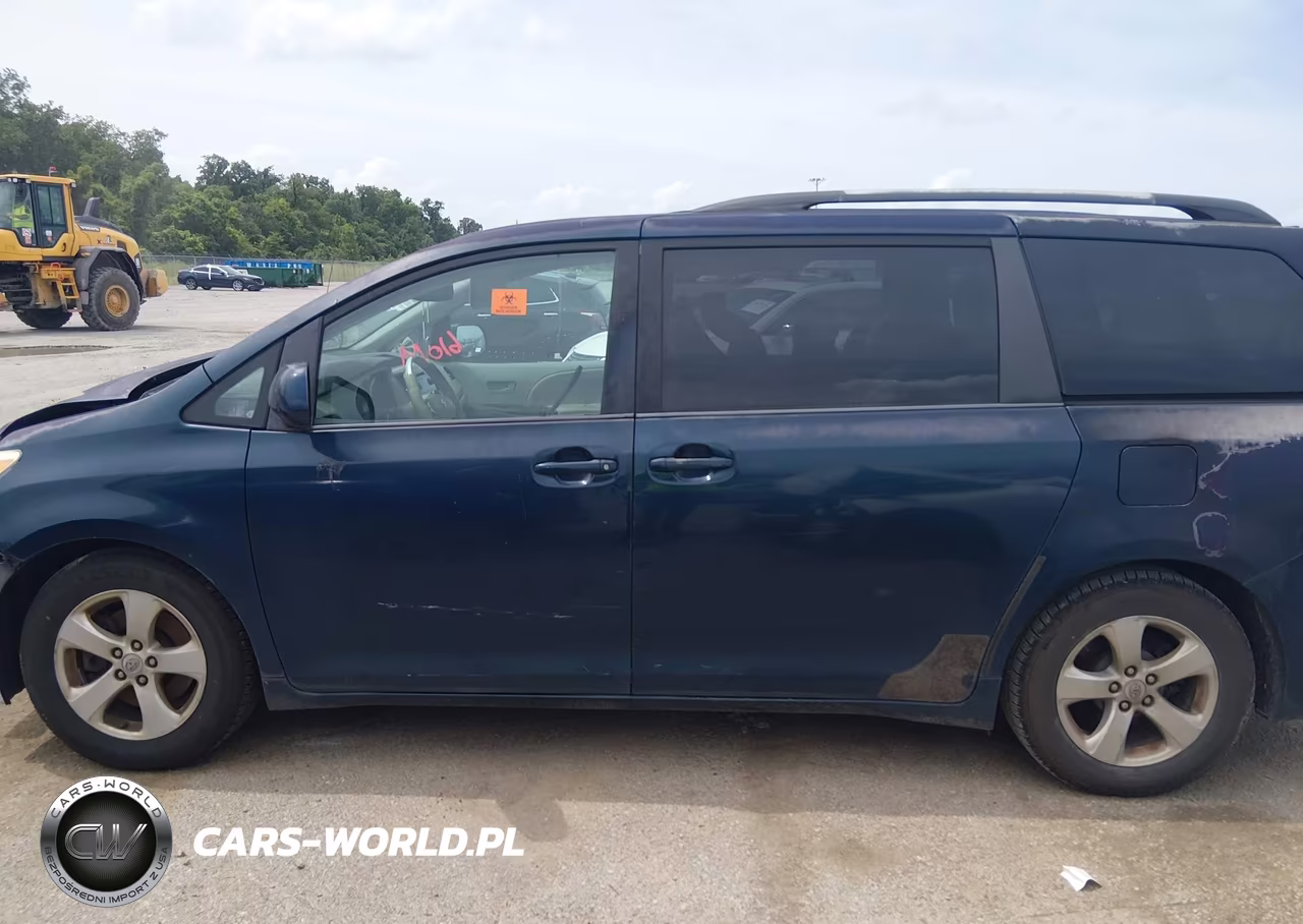 2011 Toyota Sienna Le V6 VIN:5TDKK3DC8BS069284 - 14