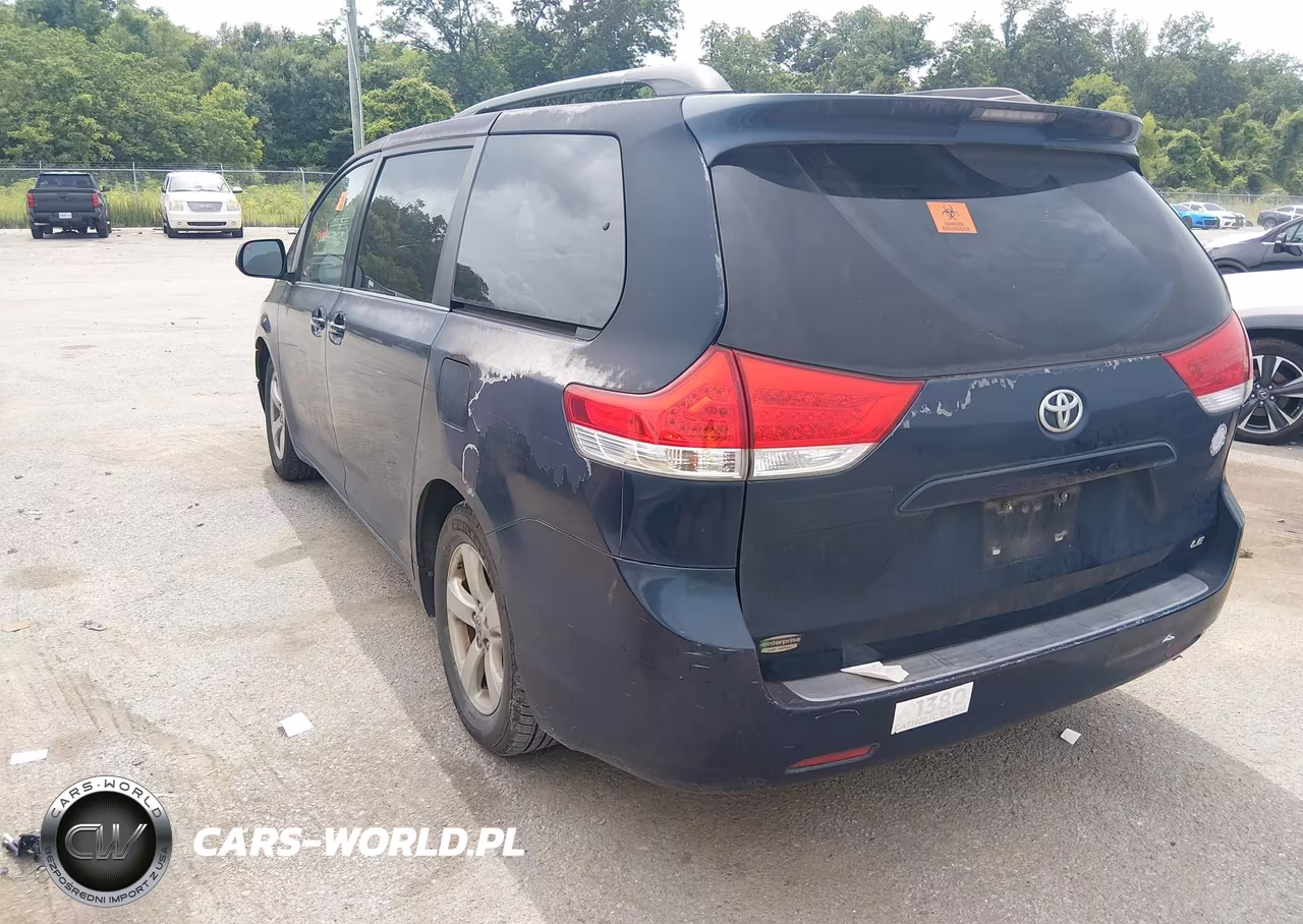 2011 Toyota Sienna Le V6 VIN:5TDKK3DC8BS069284 - 3