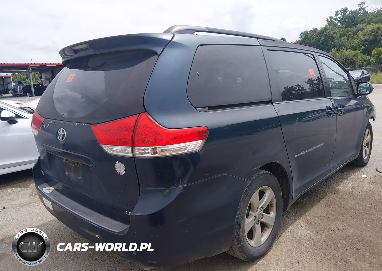 2011 Toyota Sienna Le V6 VIN:5TDKK3DC8BS069284 - 4