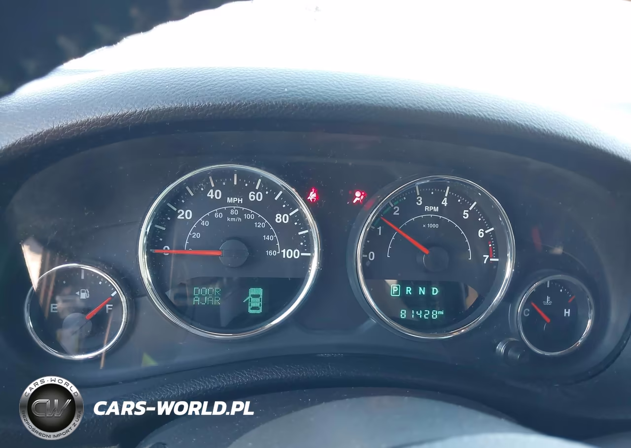 2016 Jeep Wrangler Unlimited Sport VIN:1C4BJWDG2GL322888 - 7