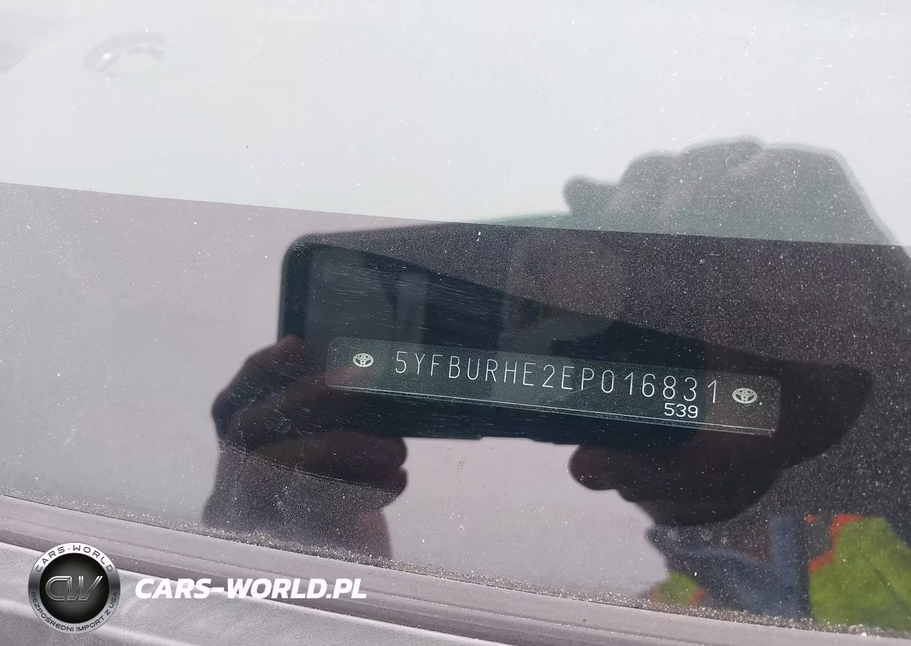 2014 Toyota Corolla Le Plus VIN:5YFBURHE2EP016831 - 9