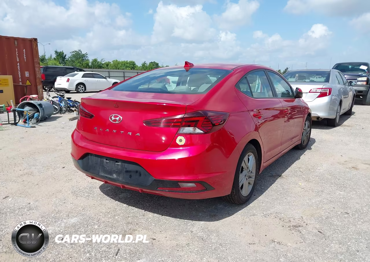2020 Hyundai Elantra Sel VIN:5NPD84LF8LH583801 - 4