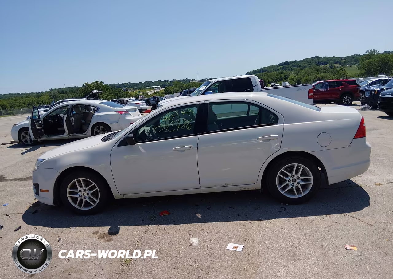 2012 Ford Fusion S VIN:3FAHP0GA6CR144014 - 15
