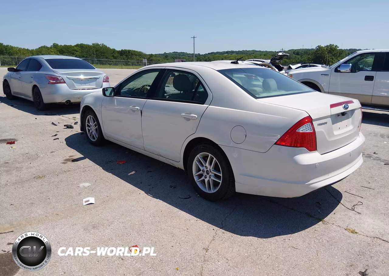 2012 Ford Fusion S VIN:3FAHP0GA6CR144014 - 3
