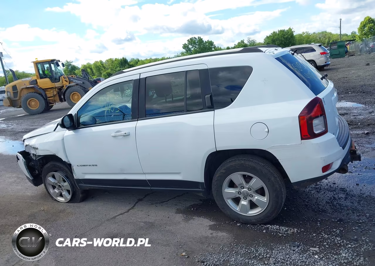 2015 Jeep Compass Sport VIN:1C4NJCBA6FD124480 - 14