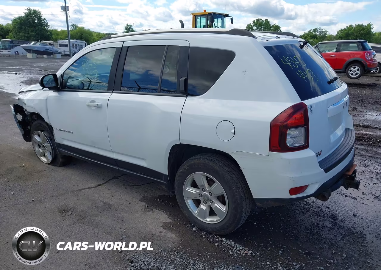 2015 Jeep Compass Sport VIN:1C4NJCBA6FD124480 - 3