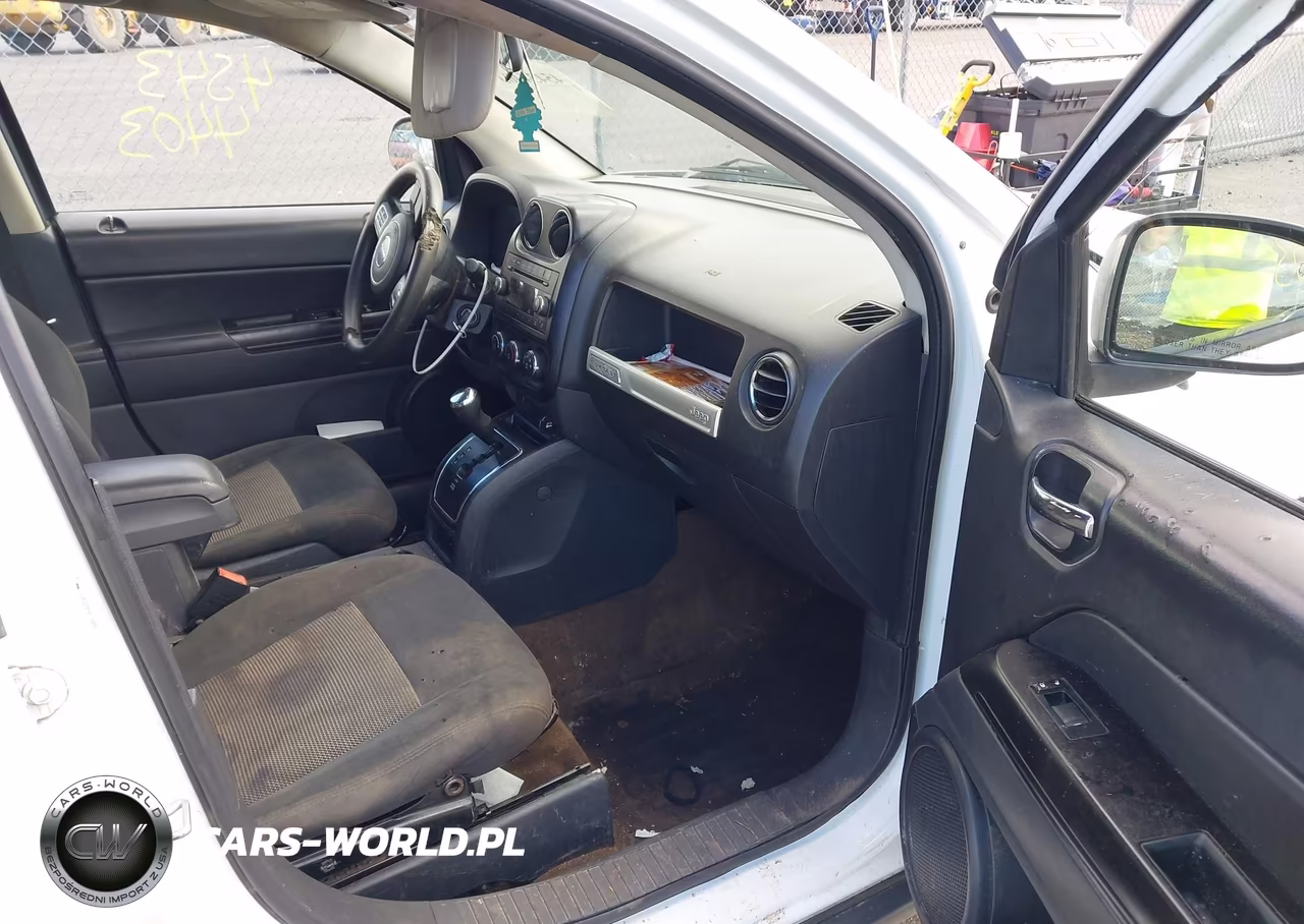 2015 Jeep Compass Sport VIN:1C4NJCBA6FD124480 - 5