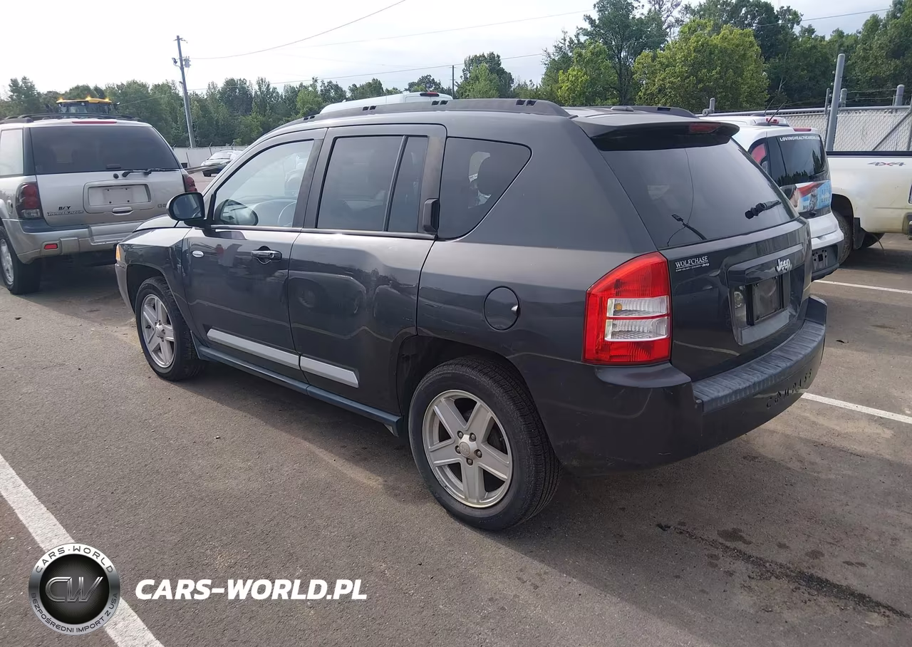 2010 Jeep Compass Latitude VIN:1J4NT1FA7AD671981 - 3