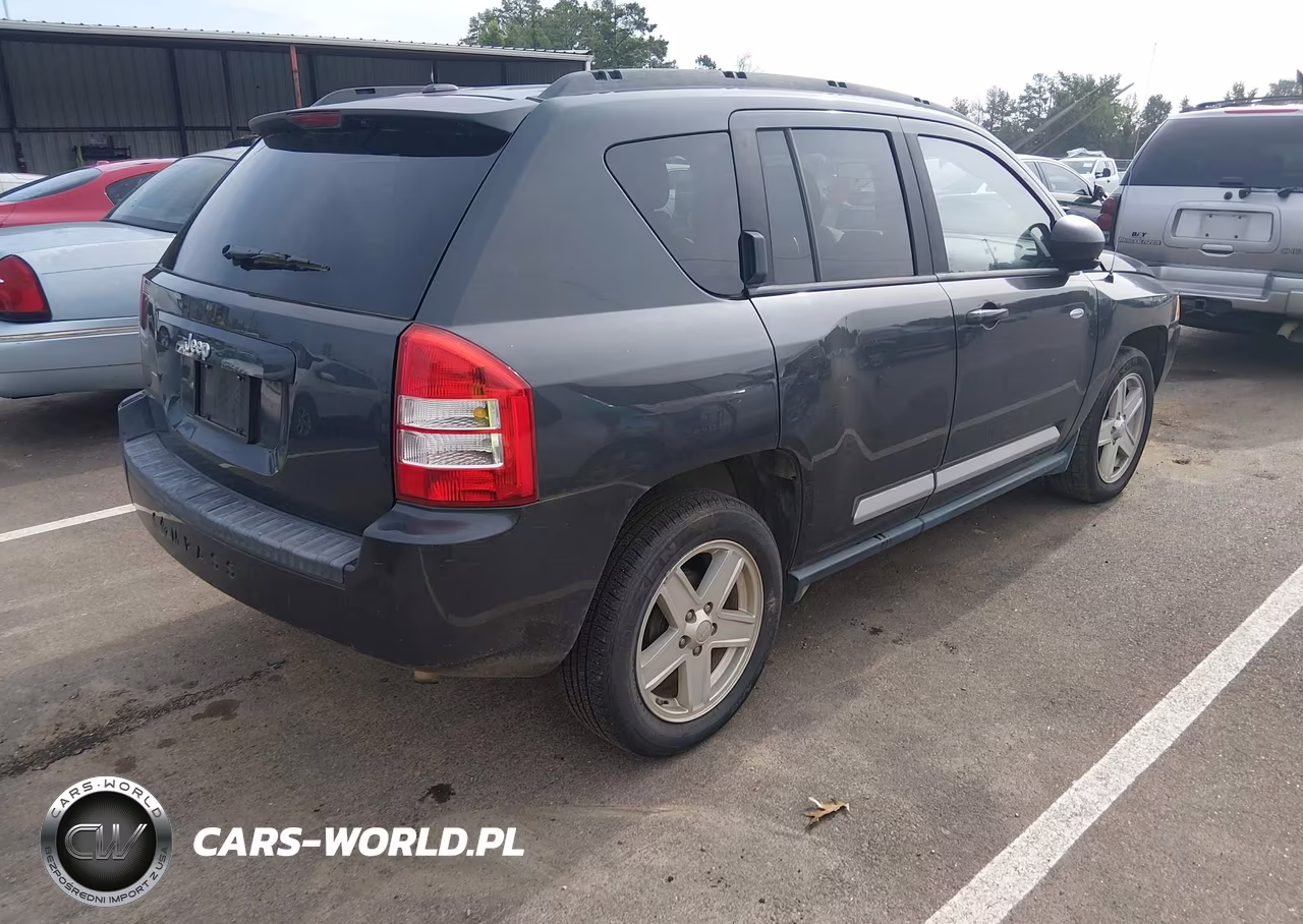 2010 Jeep Compass Latitude VIN:1J4NT1FA7AD671981 - 4