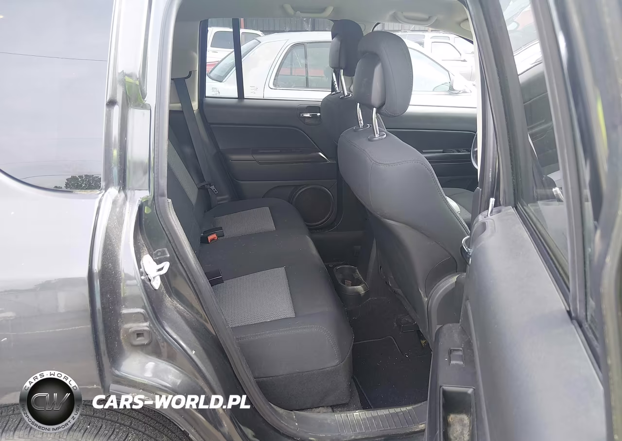 2010 Jeep Compass Latitude VIN:1J4NT1FA7AD671981 - 8