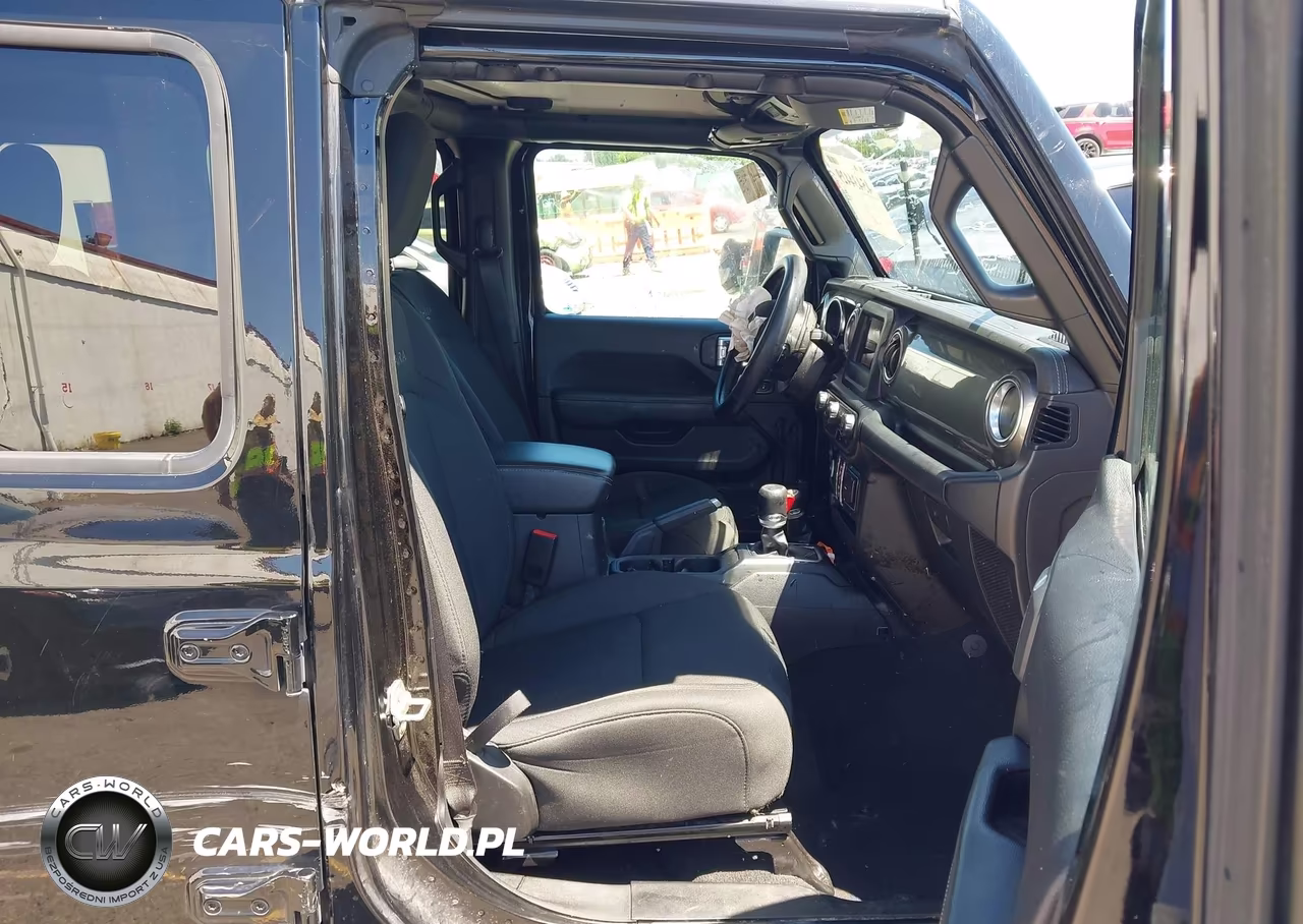 2020 Jeep Wrangler Unlimited Sahara VIN:1C4HJXEG1LW135097 - 5