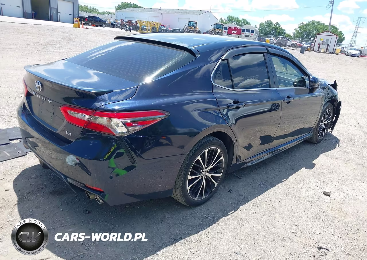 2018 Toyota Camry Se VIN:JTNB11HK7J3025989 - 4