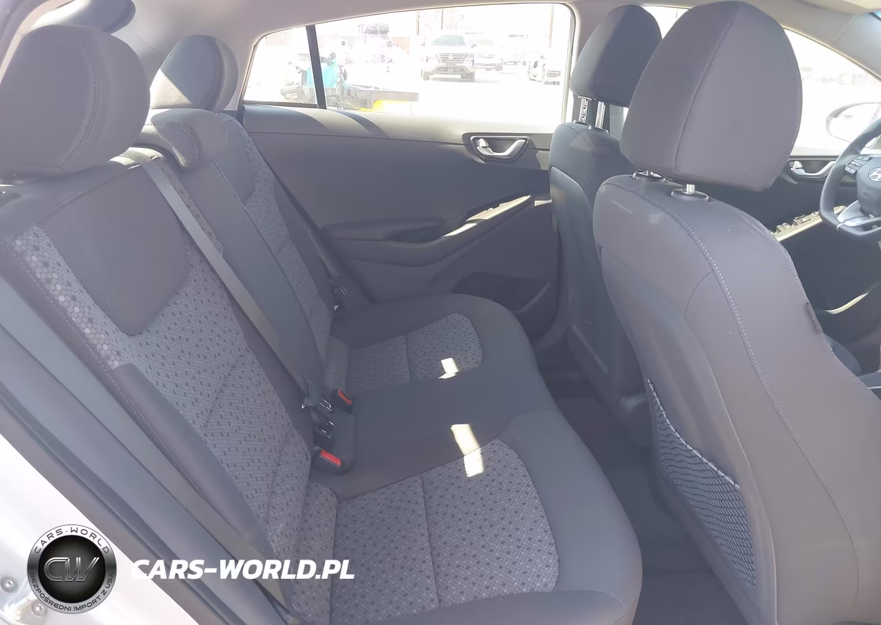 2019 Hyundai Ioniq Hybrid Blue VIN:KMHC65LC7KU158566 - 8
