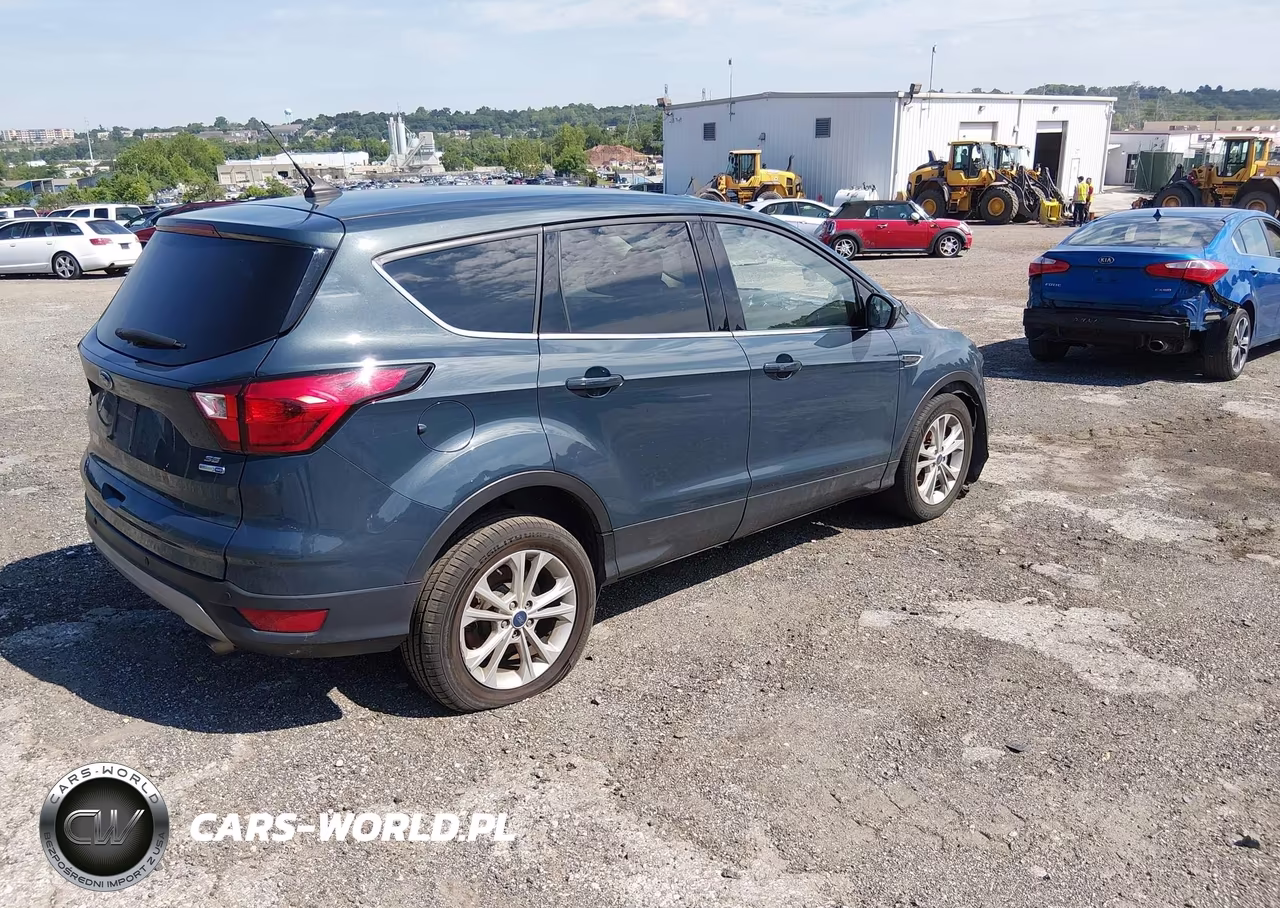 2019 Ford Escape Se VIN:1FMCU9GDXKUB96924 - 4