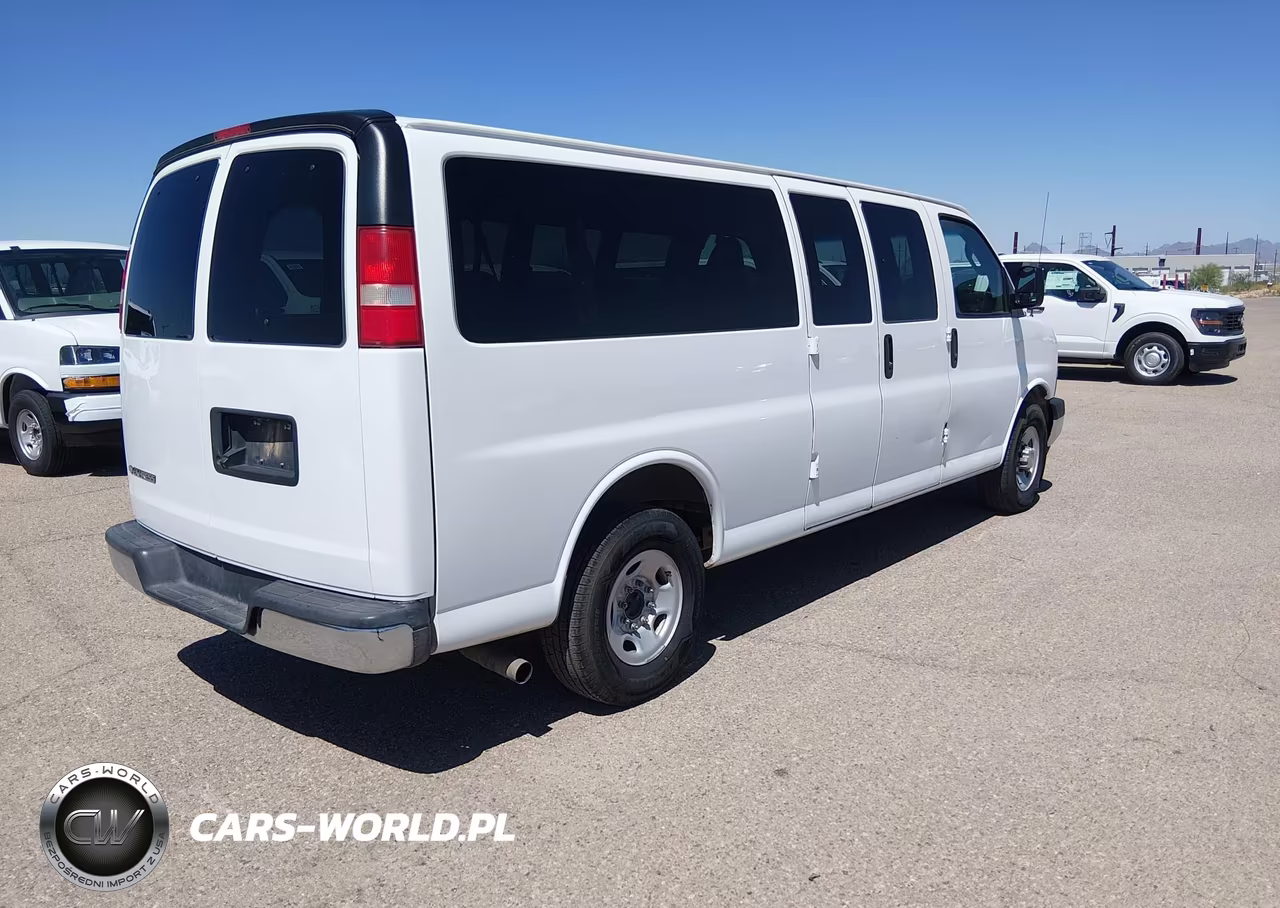 2017 Chevrolet Express 3500 Lt VIN:1GAZGPFF9H1226222 - 4