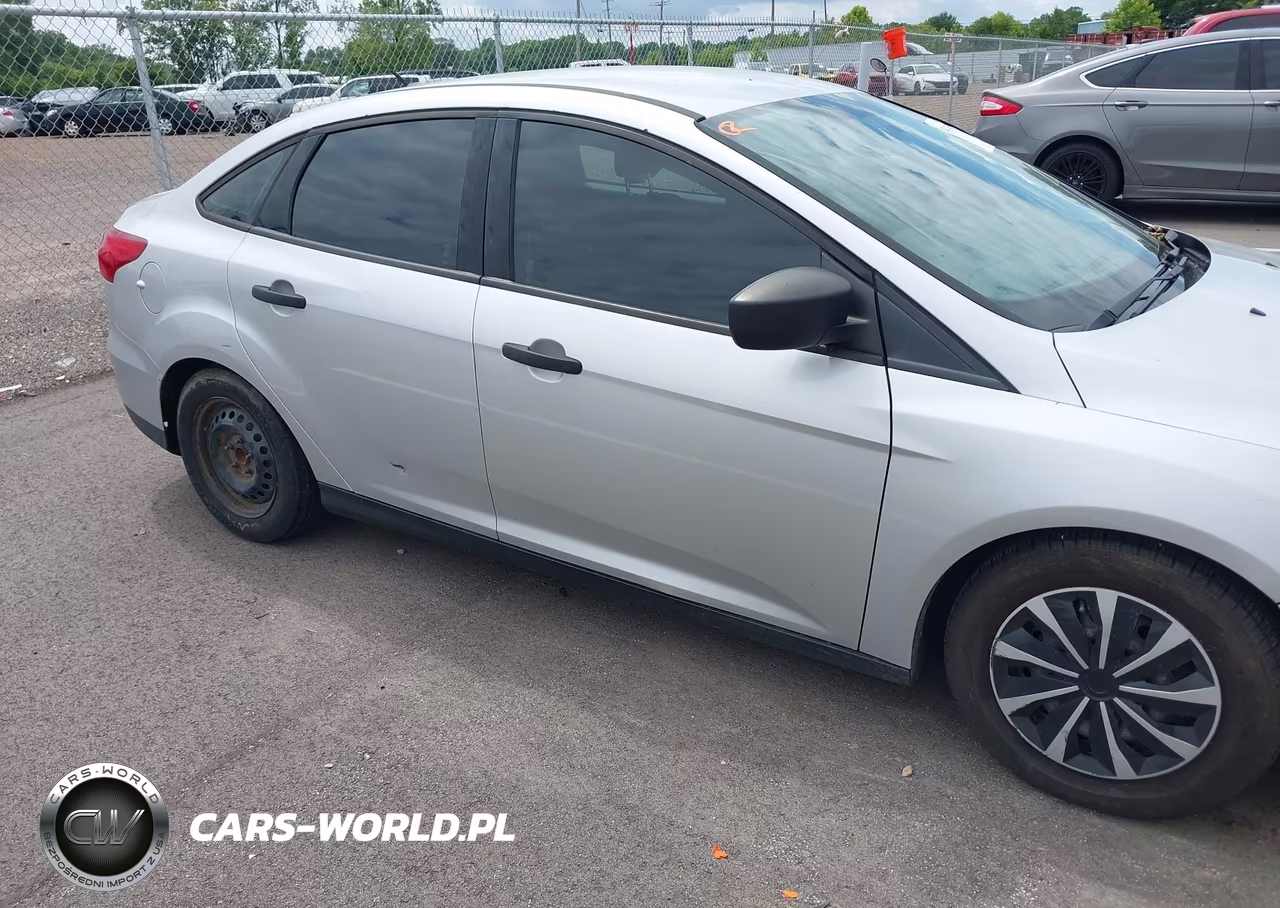2015 Ford Focus S VIN:1FADP3E29FL219707 - 13