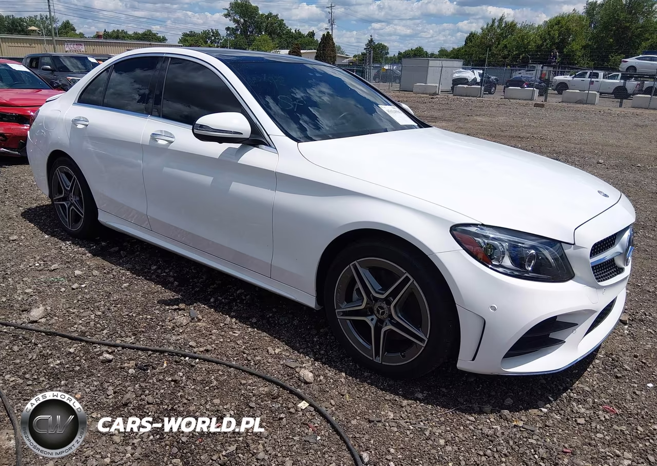 2021 Mercedes-Benz C 300 4Matic – zdjęcie 1 z 17