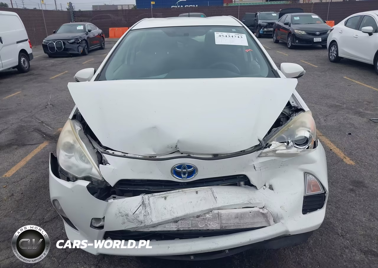 2012 Toyota Prius C Three VIN:JTDKDTB39C1517415 - 12
