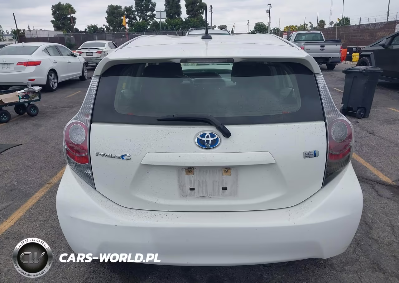 2012 Toyota Prius C Three VIN:JTDKDTB39C1517415 - 16