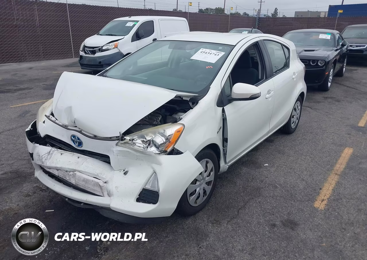 2012 Toyota Prius C Three VIN:JTDKDTB39C1517415 - 2