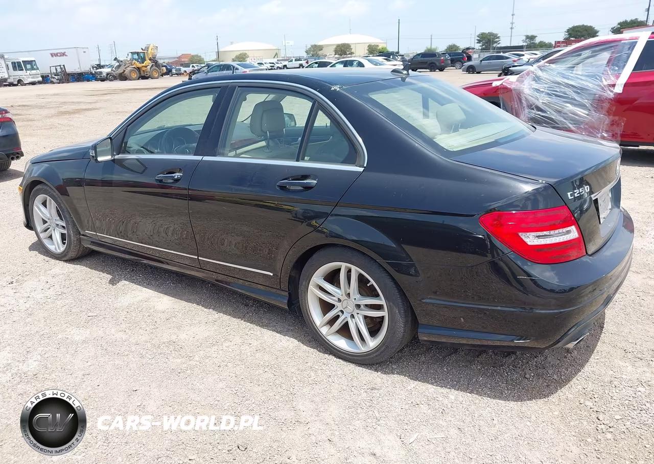 2014 Mercedes-Benz C 250 Sport VIN:WDDGF4HB1ER315053 - 3
