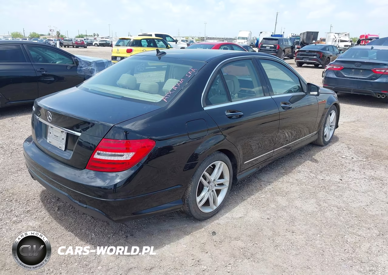 2014 Mercedes-Benz C 250 Sport VIN:WDDGF4HB1ER315053 - 4