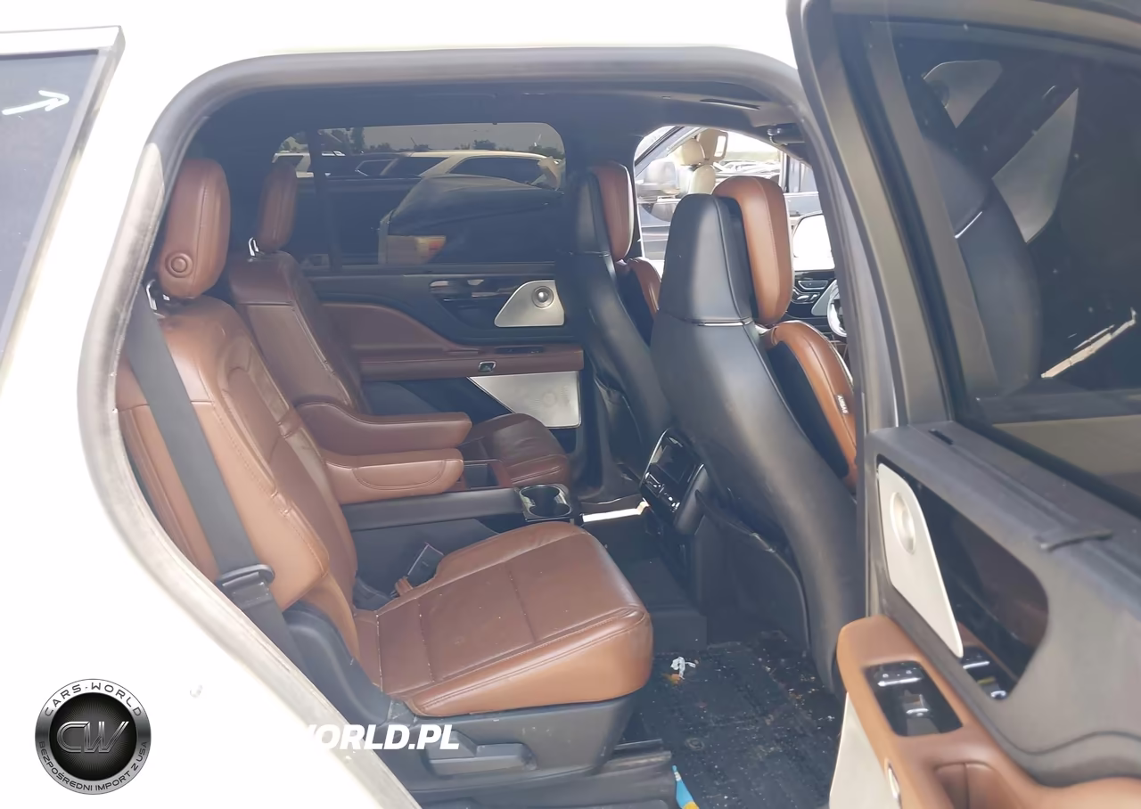 2020 Lincoln Aviator Reserve VIN:5LM5J7XC8LGL35748 - 8