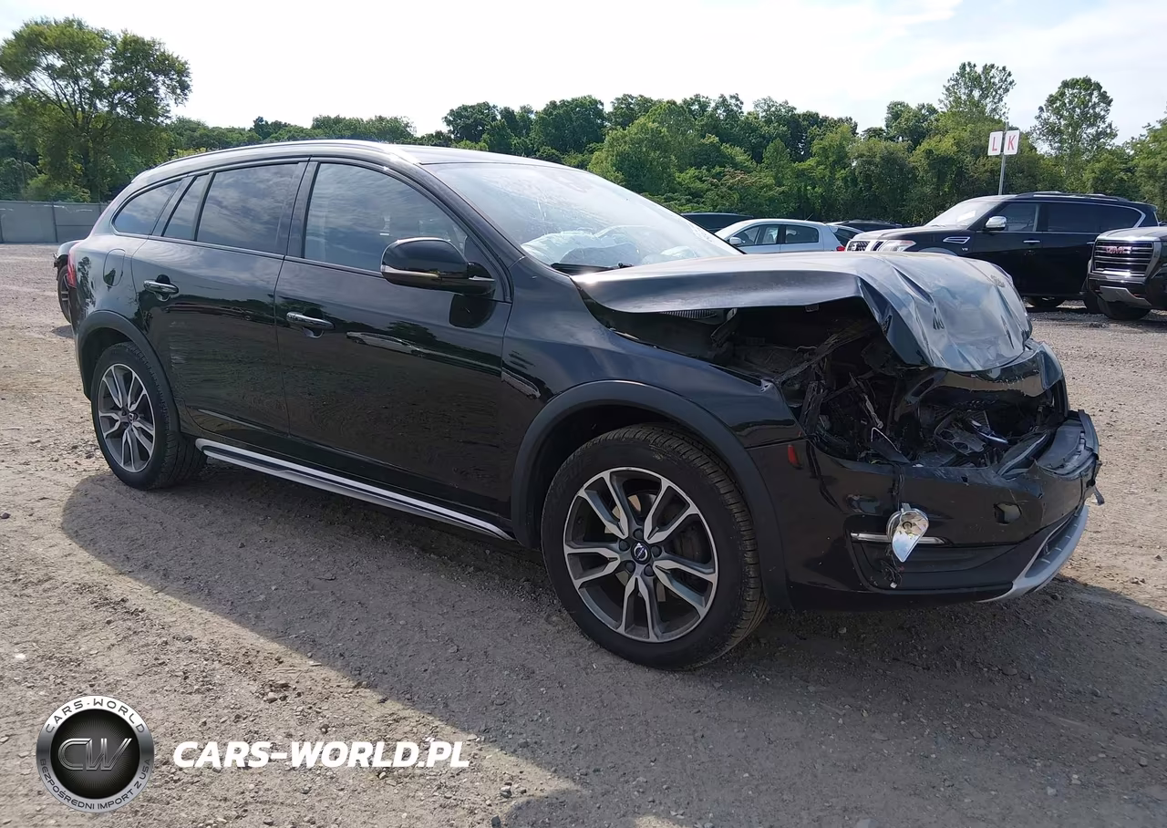2018 Volvo V60 Cross Country T5