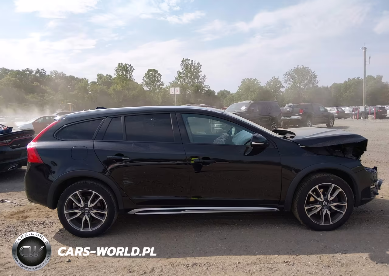 2018 Volvo V60 Cross Country T5 VIN:YV440MWK8J2054649 - 13