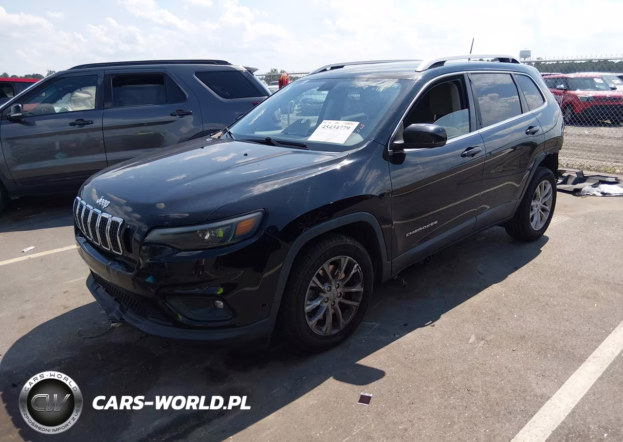 2019 Jeep Cherokee Latitude Fwd VIN:1C4PJLCB2KD423104 - 2