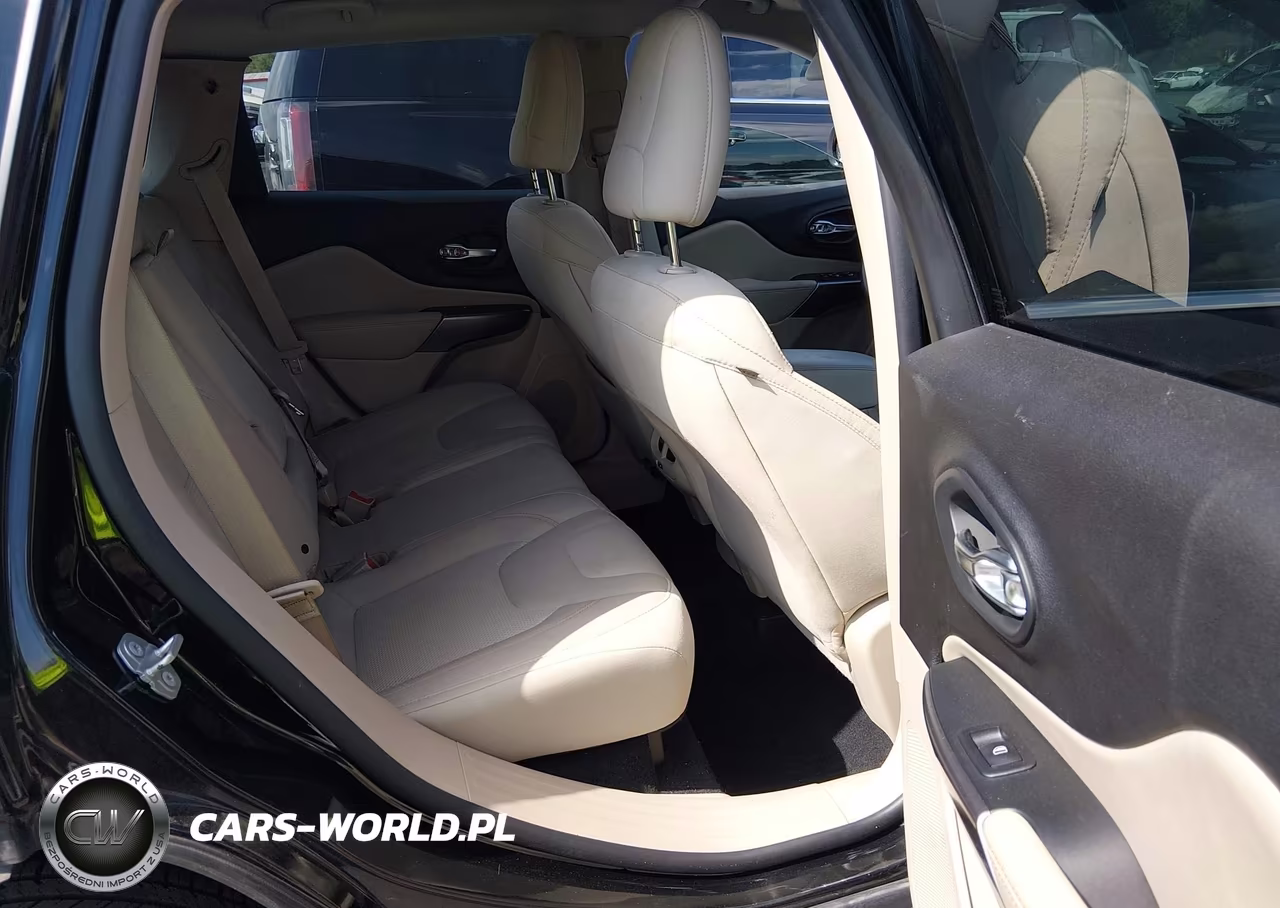2019 Jeep Cherokee Latitude Fwd VIN:1C4PJLCB2KD423104 - 8