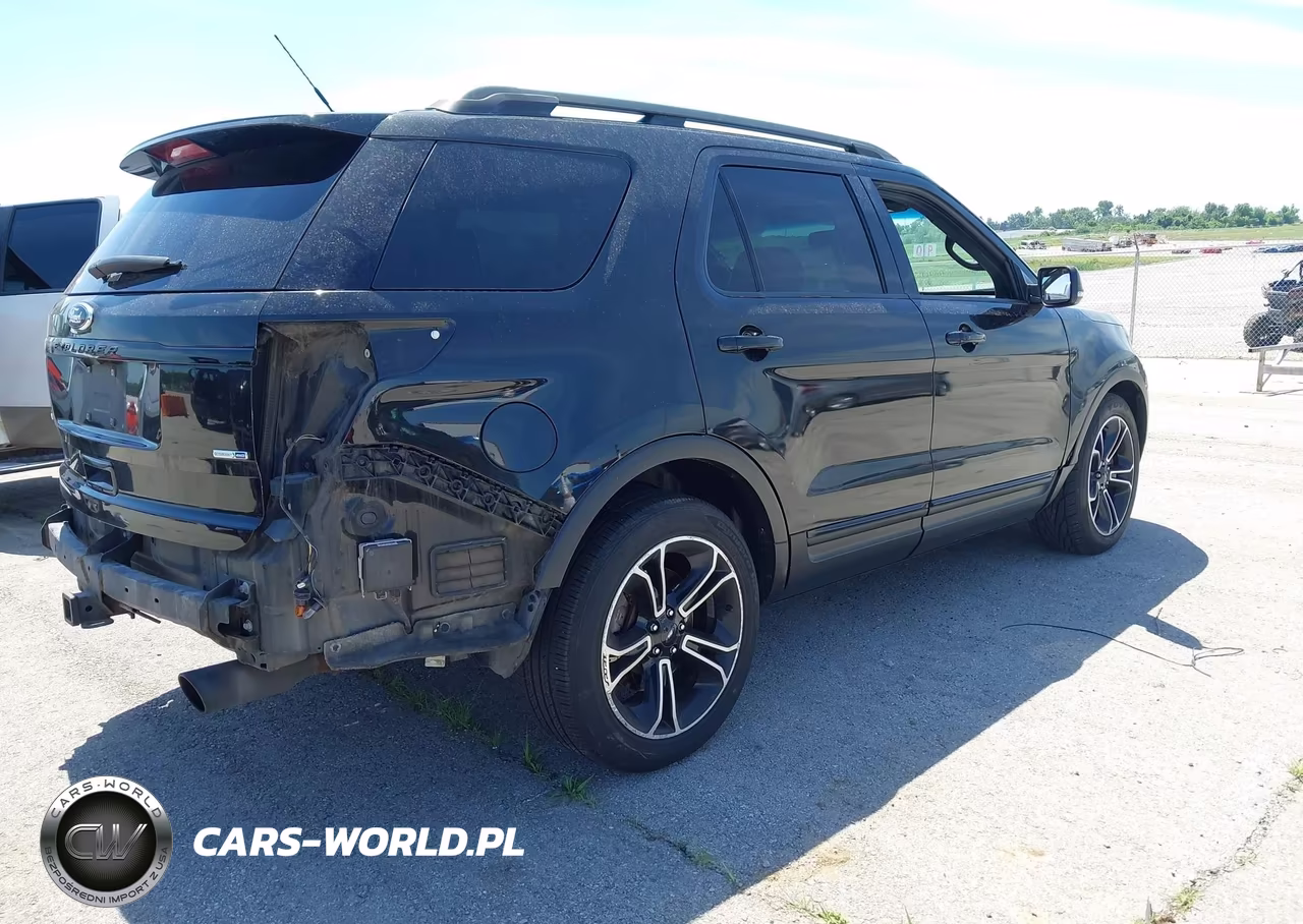 2015 Ford Explorer Sport VIN:1FM5K8GT7FGA75062 - 4