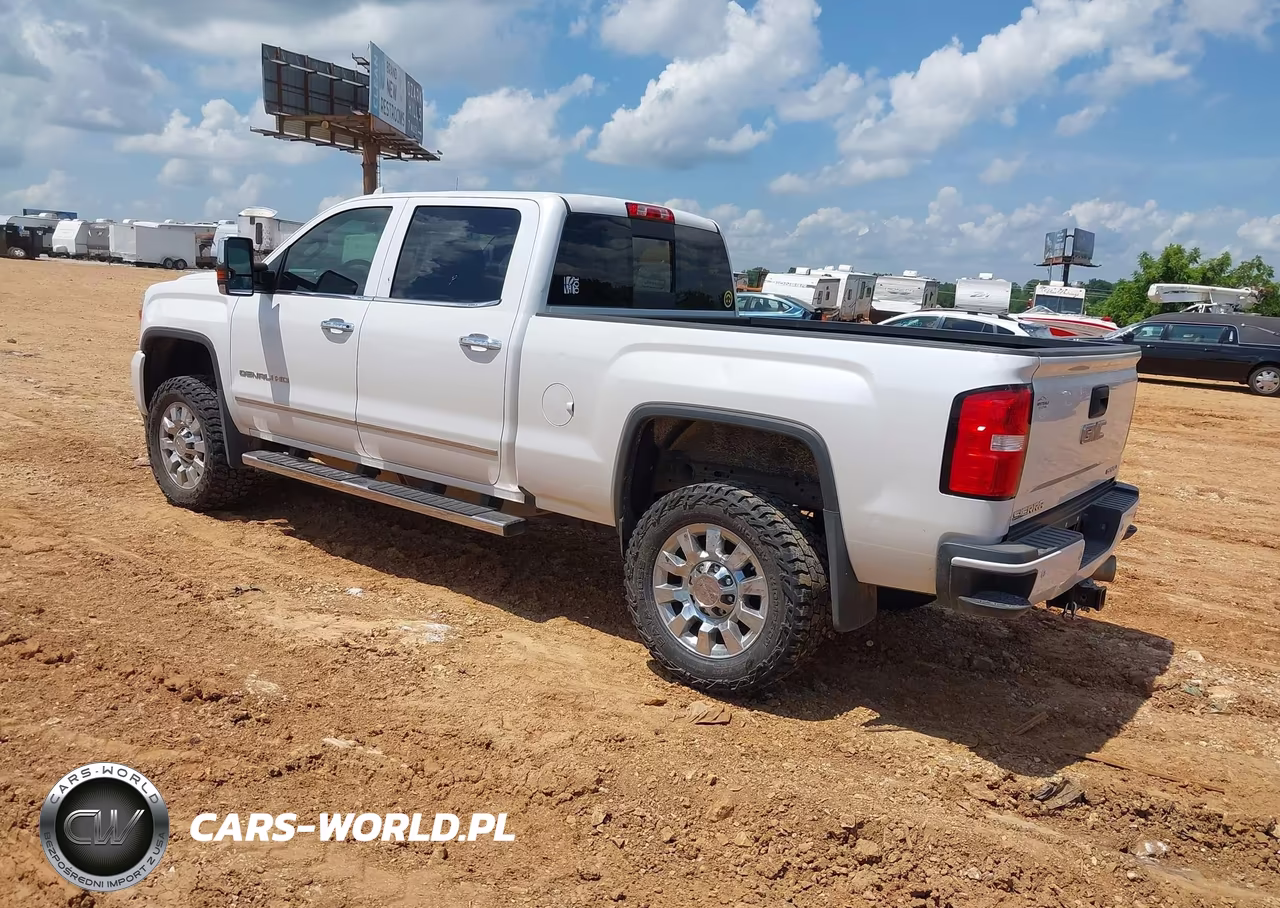 2018 GMC Sierra 2500Hd Denali VIN:1GT12UEY5JF246982 - 3