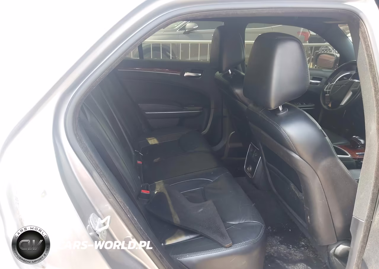 2013 Chrysler 300 Motown VIN:2C3CCAAGXDH626361 - 8