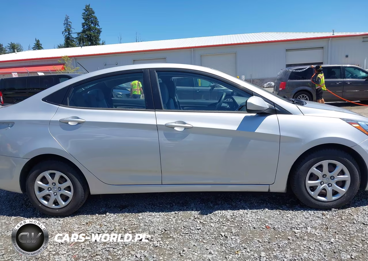 2013 Hyundai Accent Gls VIN:KMHCT4AE9DU305996 - 14