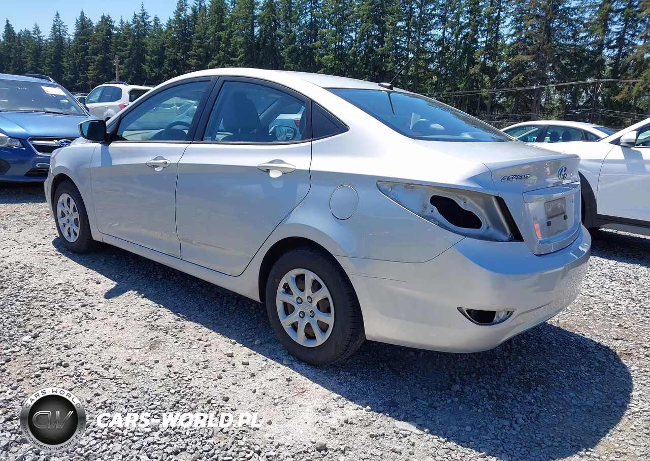 2013 Hyundai Accent Gls VIN:KMHCT4AE9DU305996 - 3