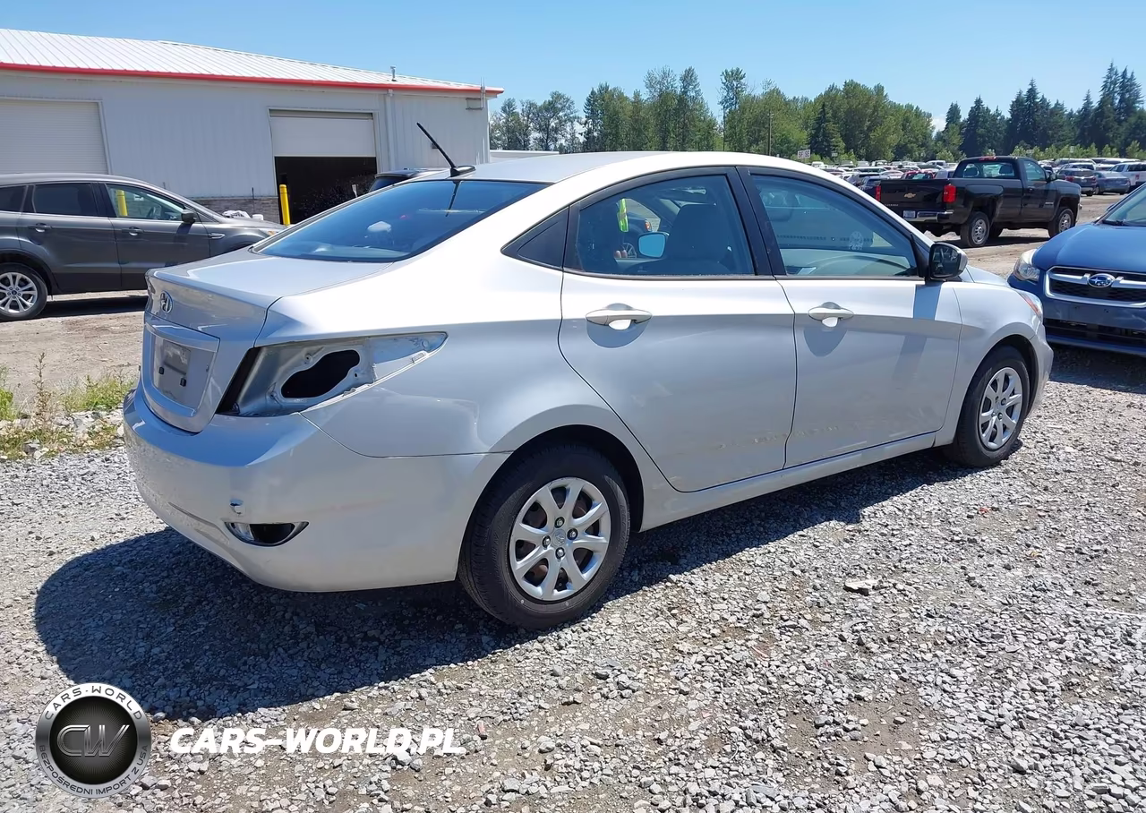 2013 Hyundai Accent Gls VIN:KMHCT4AE9DU305996 - 4