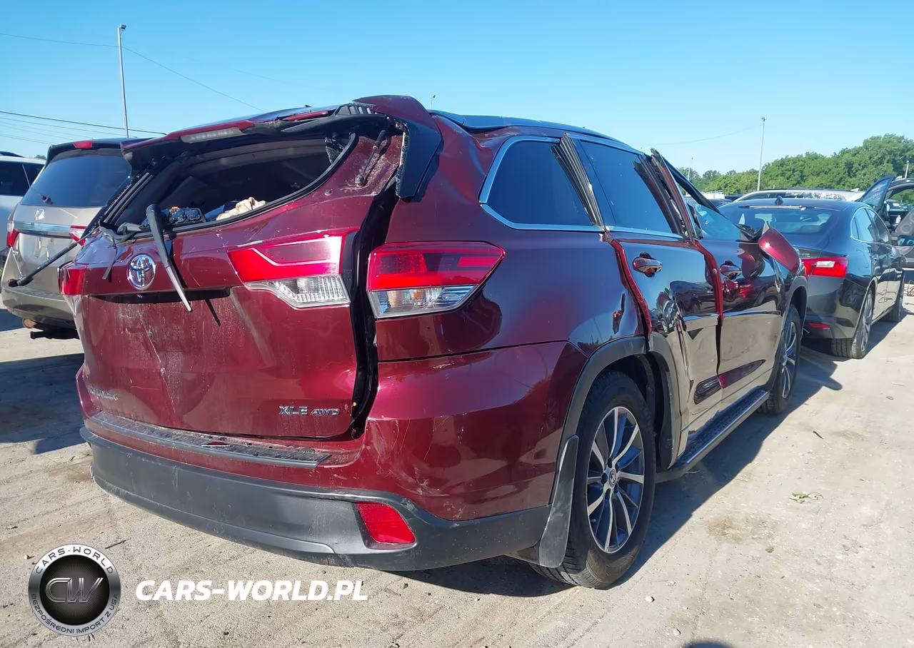 2017 Toyota Highlander Xle VIN:5TDJZRFH7HS361973 - 4