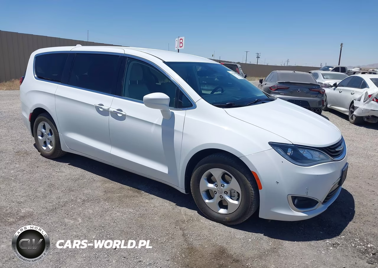 2017 Chrysler Pacifica Hybrid Touring Plus