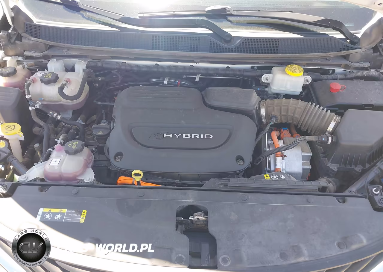 2017 Chrysler Pacifica Hybrid Touring Plus VIN:2C4RC1H7XHR797428 - 10