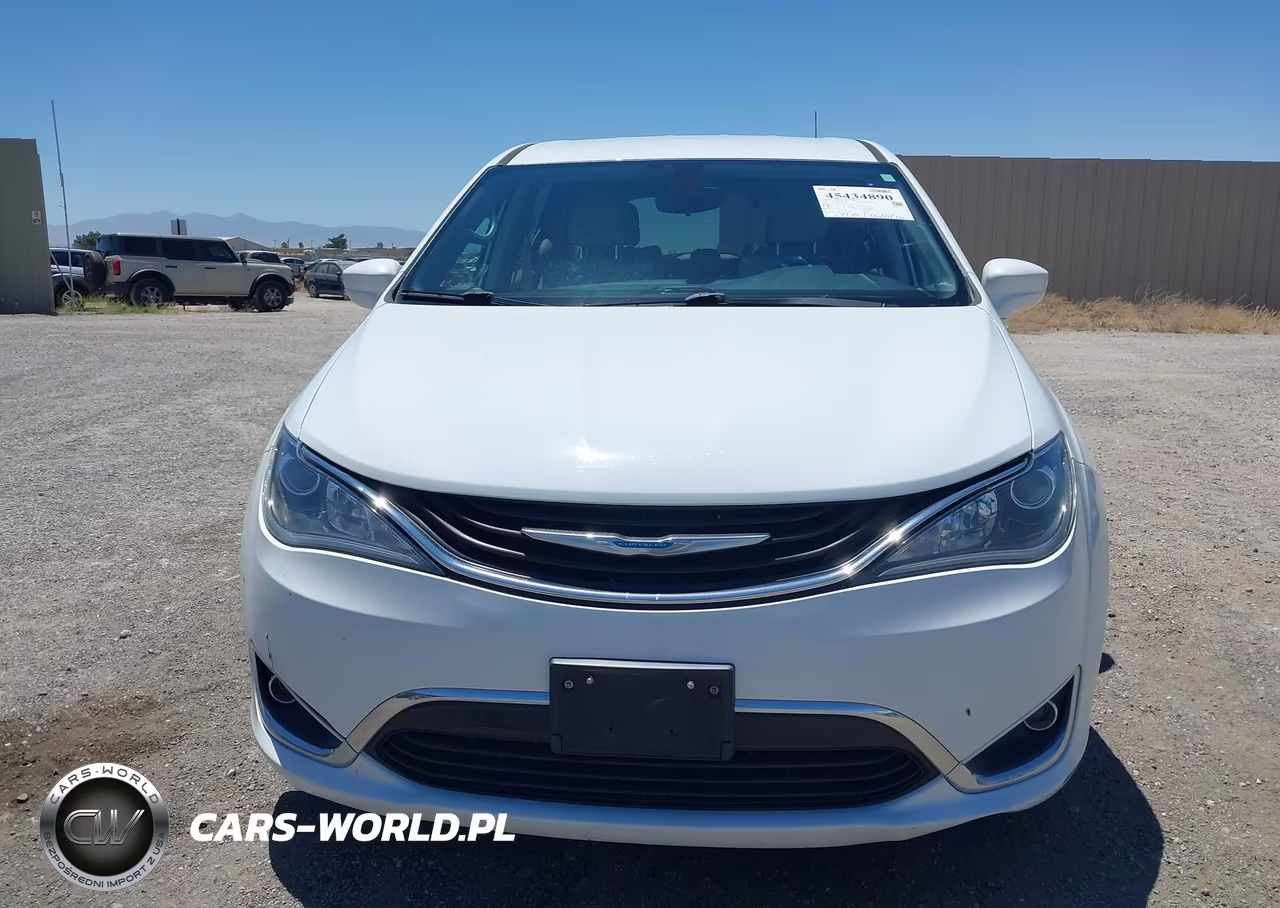 2017 Chrysler Pacifica Hybrid Touring Plus VIN:2C4RC1H7XHR797428 - 12