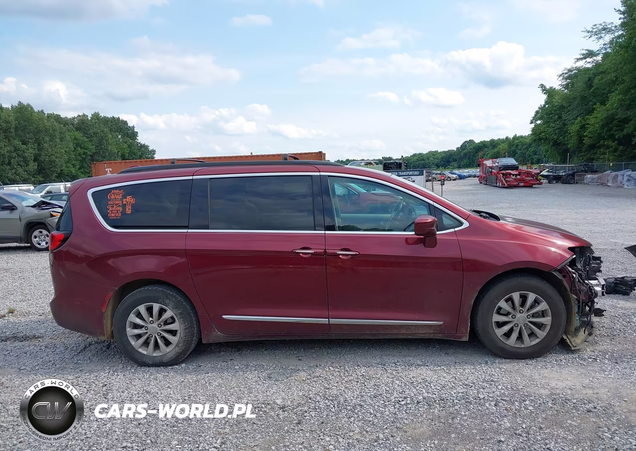2017 Chrysler Pacifica Touring-L VIN:2C4RC1BGXHR527107 - 14