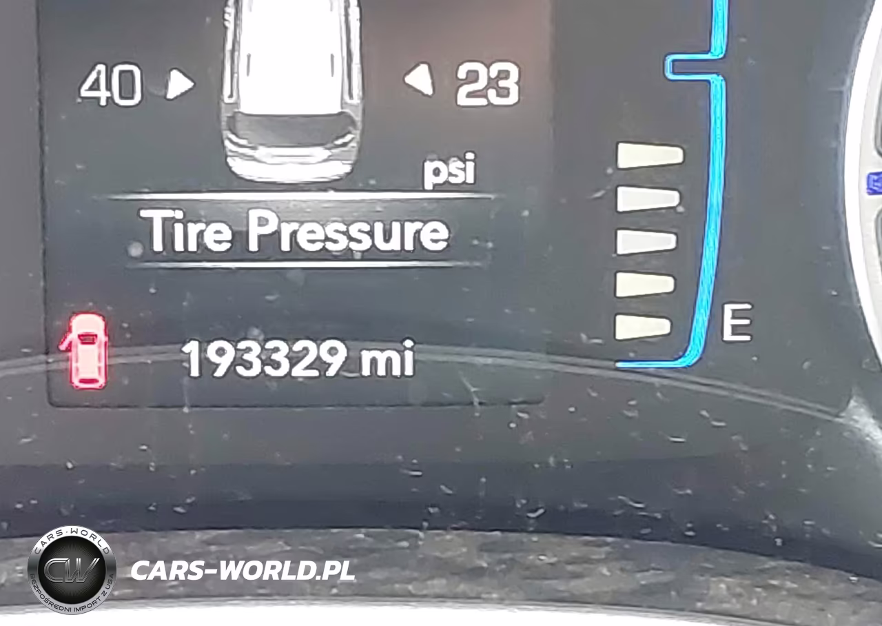 2017 Chrysler Pacifica Touring-L VIN:2C4RC1BGXHR527107 - 16