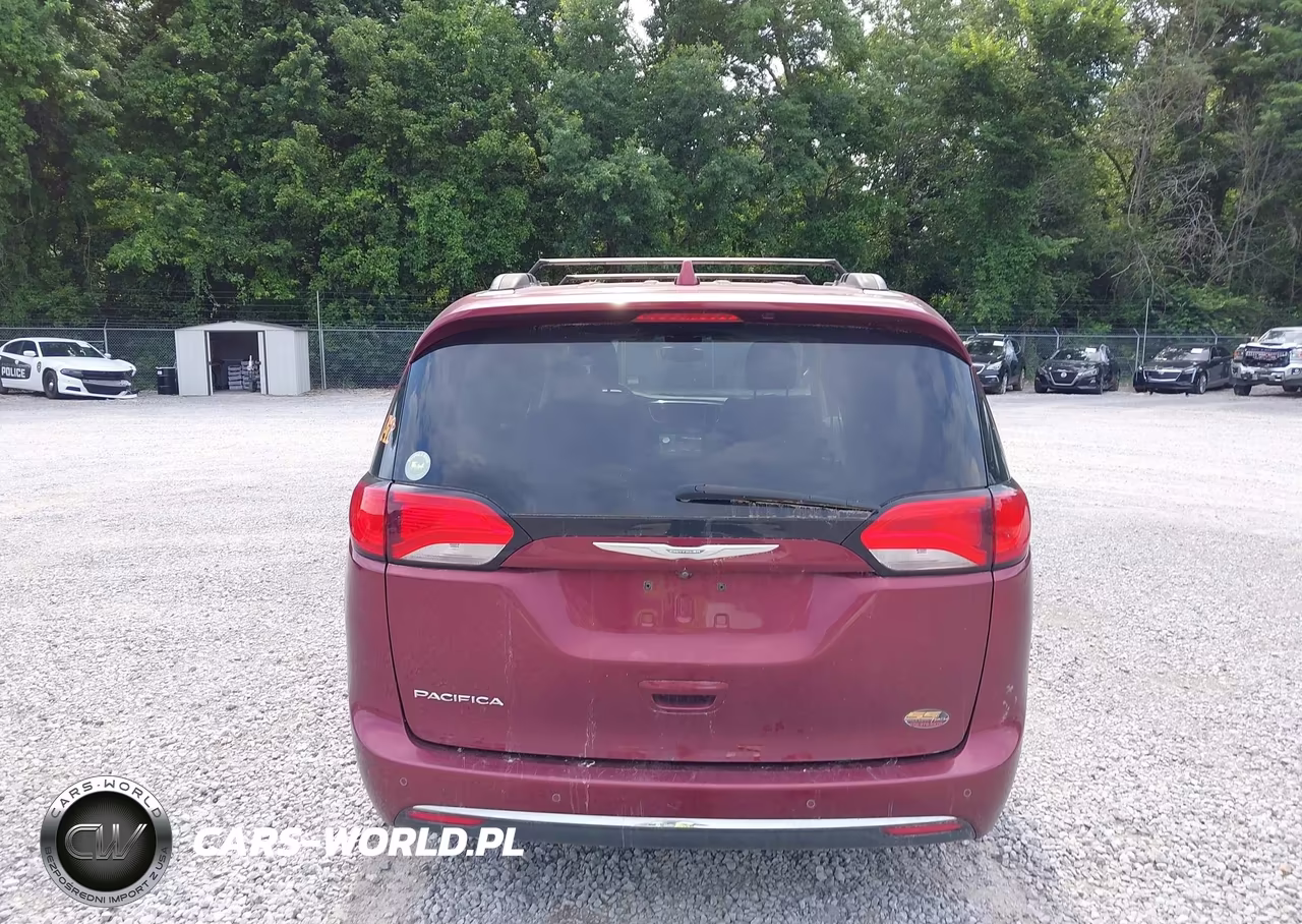 2017 Chrysler Pacifica Touring-L VIN:2C4RC1BGXHR527107 - 17