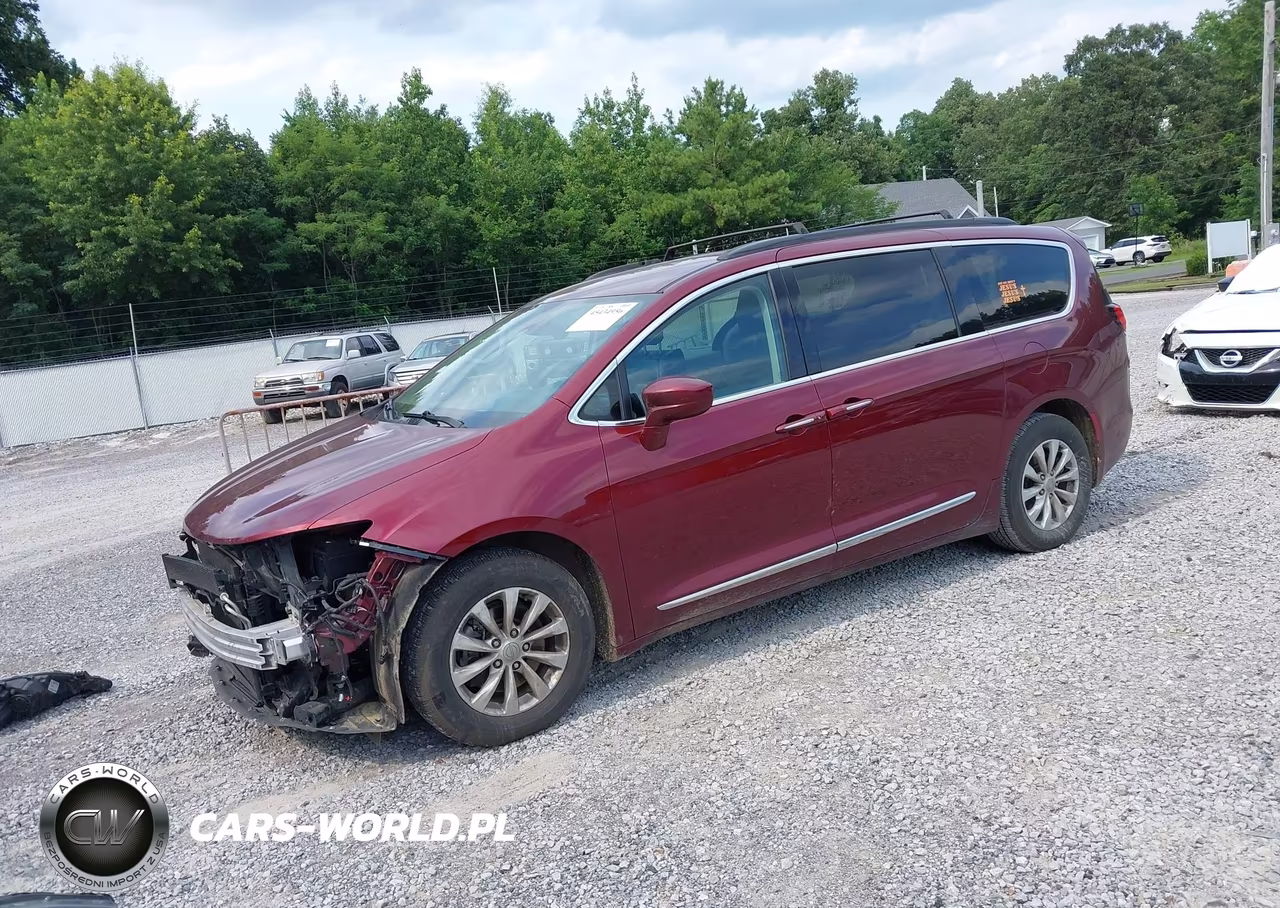 2017 Chrysler Pacifica Touring-L VIN:2C4RC1BGXHR527107 - 2