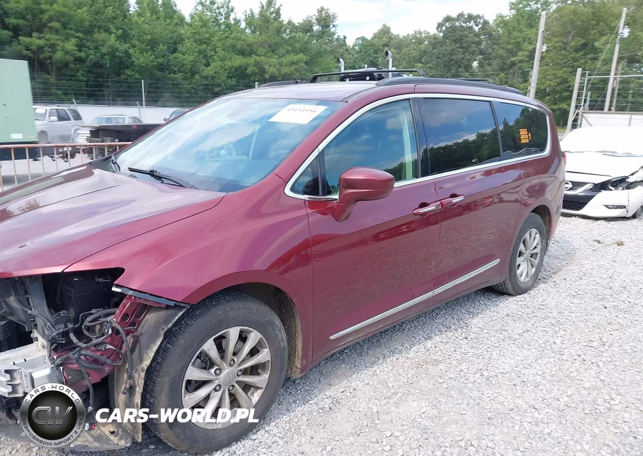 2017 Chrysler Pacifica Touring-L VIN:2C4RC1BGXHR527107 - 20
