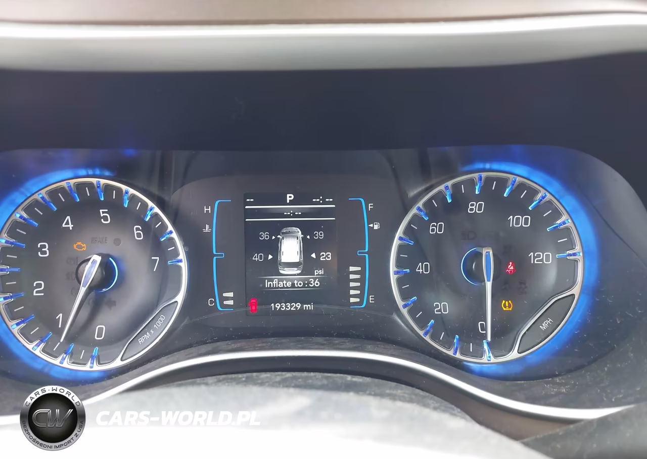 2017 Chrysler Pacifica Touring-L VIN:2C4RC1BGXHR527107 - 7