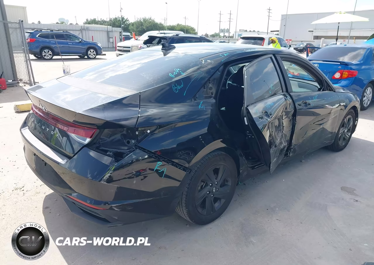 2022 Hyundai Elantra Sel VIN:KMHLM4AG2NU313616 - 4
