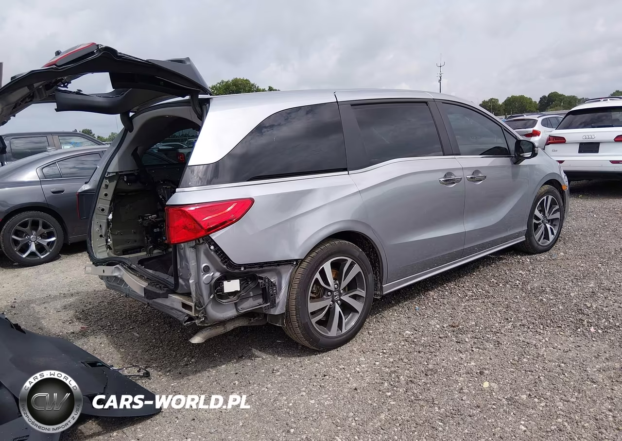 2023 Honda Odyssey Touring VIN:5FNRL6H82PB053130 - 4