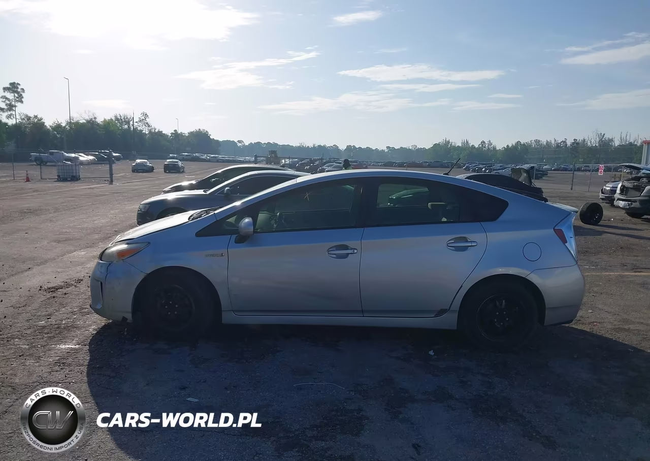 2014 Toyota Prius Two VIN:JTDKN3DU5E0393350 - 14